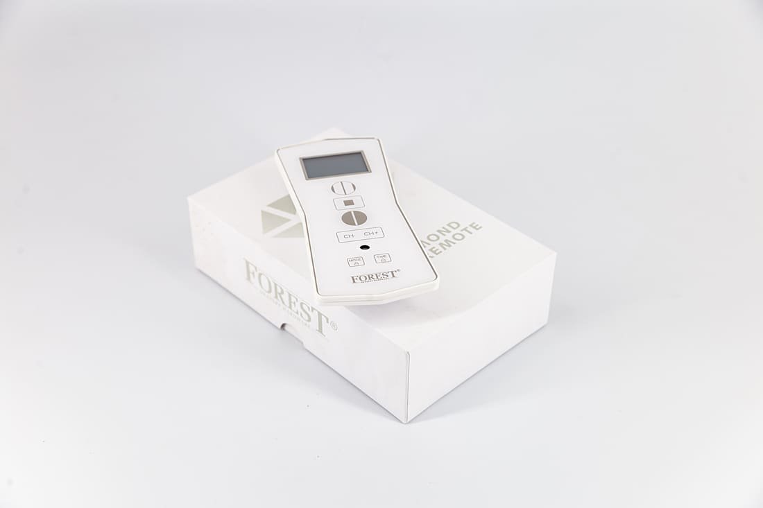Điều khiển từ xa Forest Diamond Remote kèm hộp sản phẩm chính hãng
