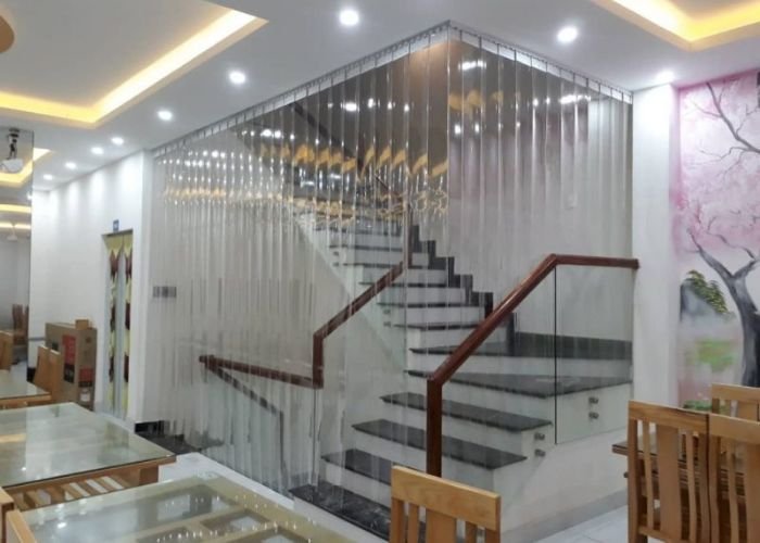 Vệ sinh và bảo quản rèm nhựa PVC đơn giản